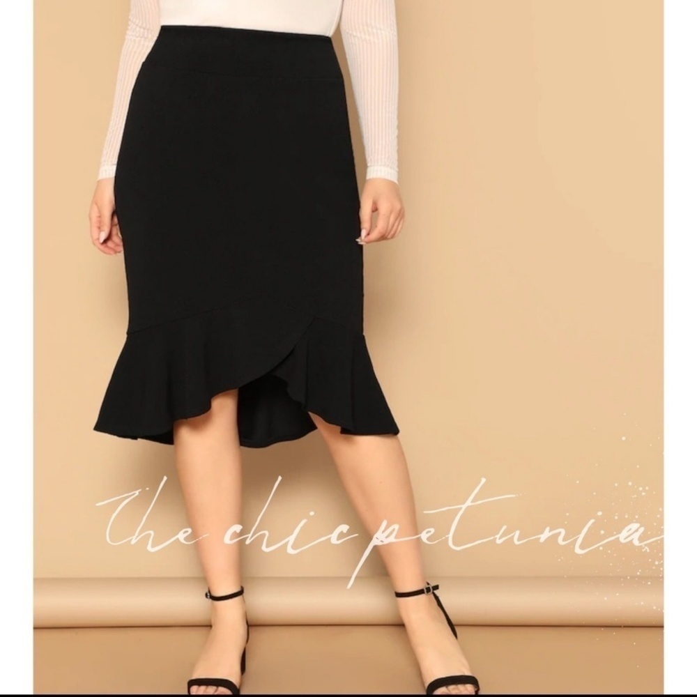 Plus size black ruffle hem mermaid skirt - Picture 4 of 5